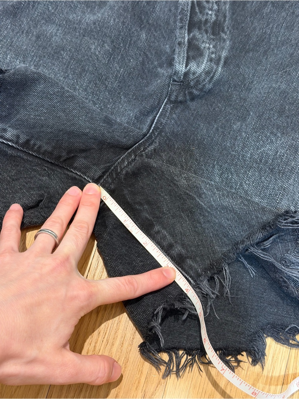 AGOLDE Shorts Black 25 Criss Cross Distressed Broken Waist - Picture 10 of 12